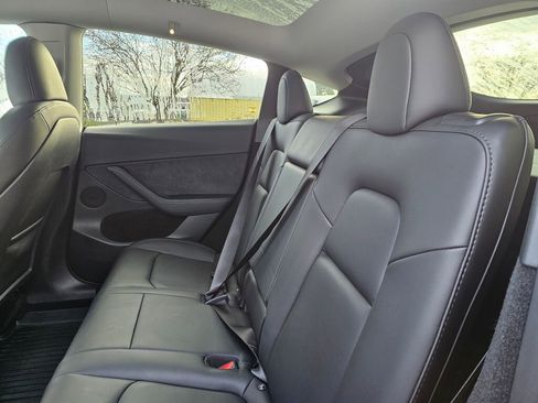 Used 2023 Tesla Model Y Long Range image 18