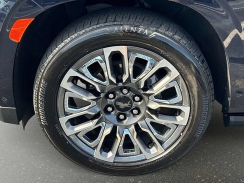 Used 2023 GMC Yukon Denali Ultimate AWD/4WD image 10