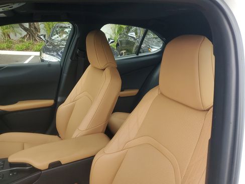 Used 2025 Lexus UX 300h FWD w/ Accessory Package (Z1) image 17