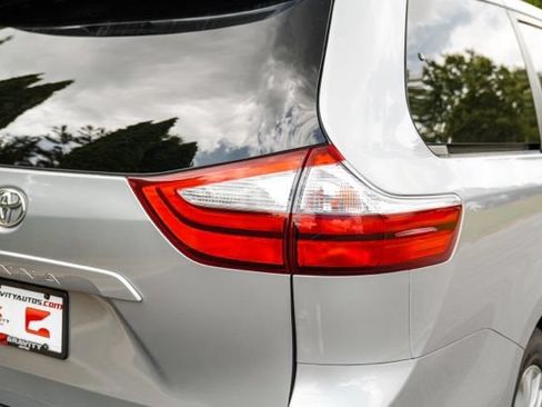 Used 2015 Toyota Sienna XLE w/ XLE Navigation Package FWD image 16