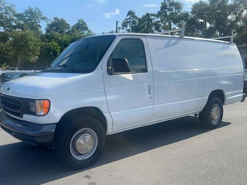 Used 2001 Ford E-250 and Econoline 250 Extended RWD image 12