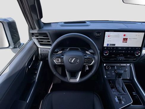 New 2026 Lexus GX 550 AWD/4WD image 18