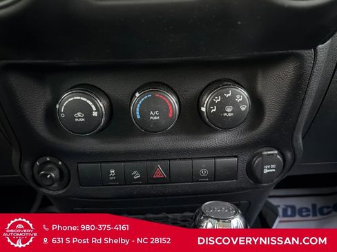 Used 2016 Jeep Wrangler Unlimited Sahara image 17