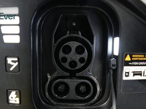 Used 2024 Kia EV6 Light RWD image 10