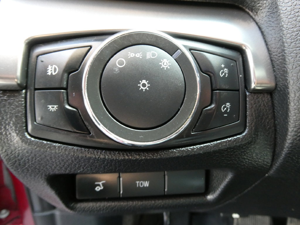 Used 2018 Ford Explorer XLT w/ Equipment Group 202A FWD image 27