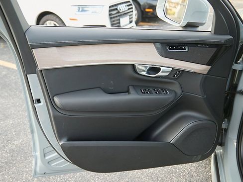 New 2026 Volvo XC90 B6 Plus w/ Protection Package Premier image 9