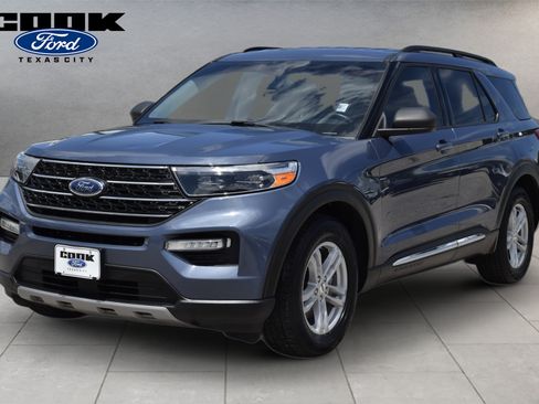 Used 2021 Ford Explorer XLT w/ Equipment Group 202A RWD image 1