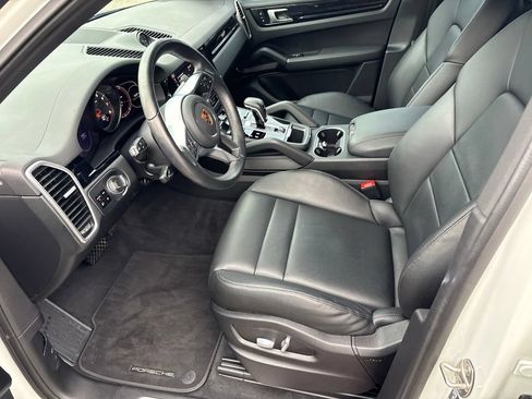 Used 2021 Porsche Cayenne AWD/4WD image 15
