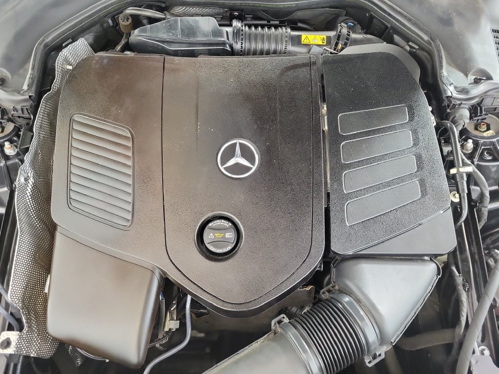 Used 2022 Mercedes-Benz C 300 Sedan image 10