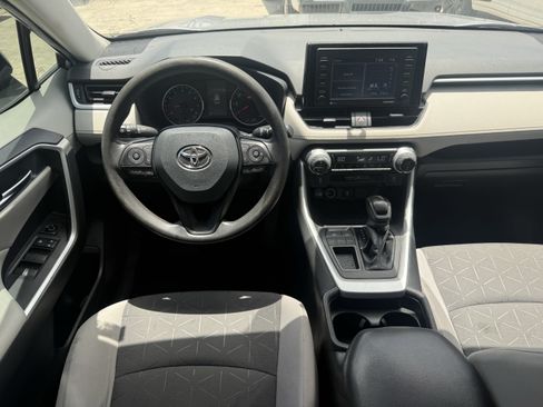 Used 2021 Toyota RAV4 XLE w/ Convenience Package FWD image 14
