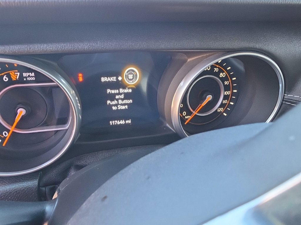 Used 2018 Jeep Wrangler Unlimited Sahara AWD/4WD image 37