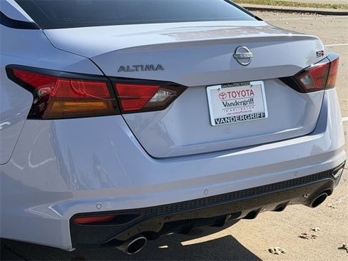 Used 2024 Nissan Altima 2.5 SR image 6