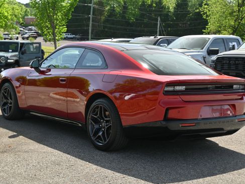 Used 2024 Dodge Charger R/T w/ Plus Group image 11