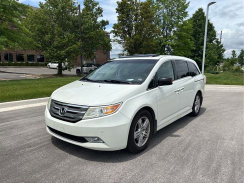 Used 2013 Honda Odyssey Touring image 2