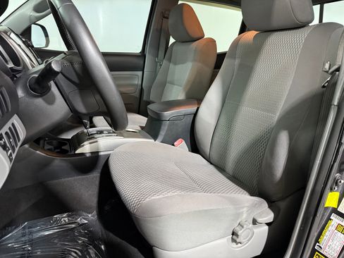 Used 2013 Toyota Tacoma PreRunner image 5