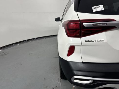 Used 2021 Kia Seltos S FWD image 33