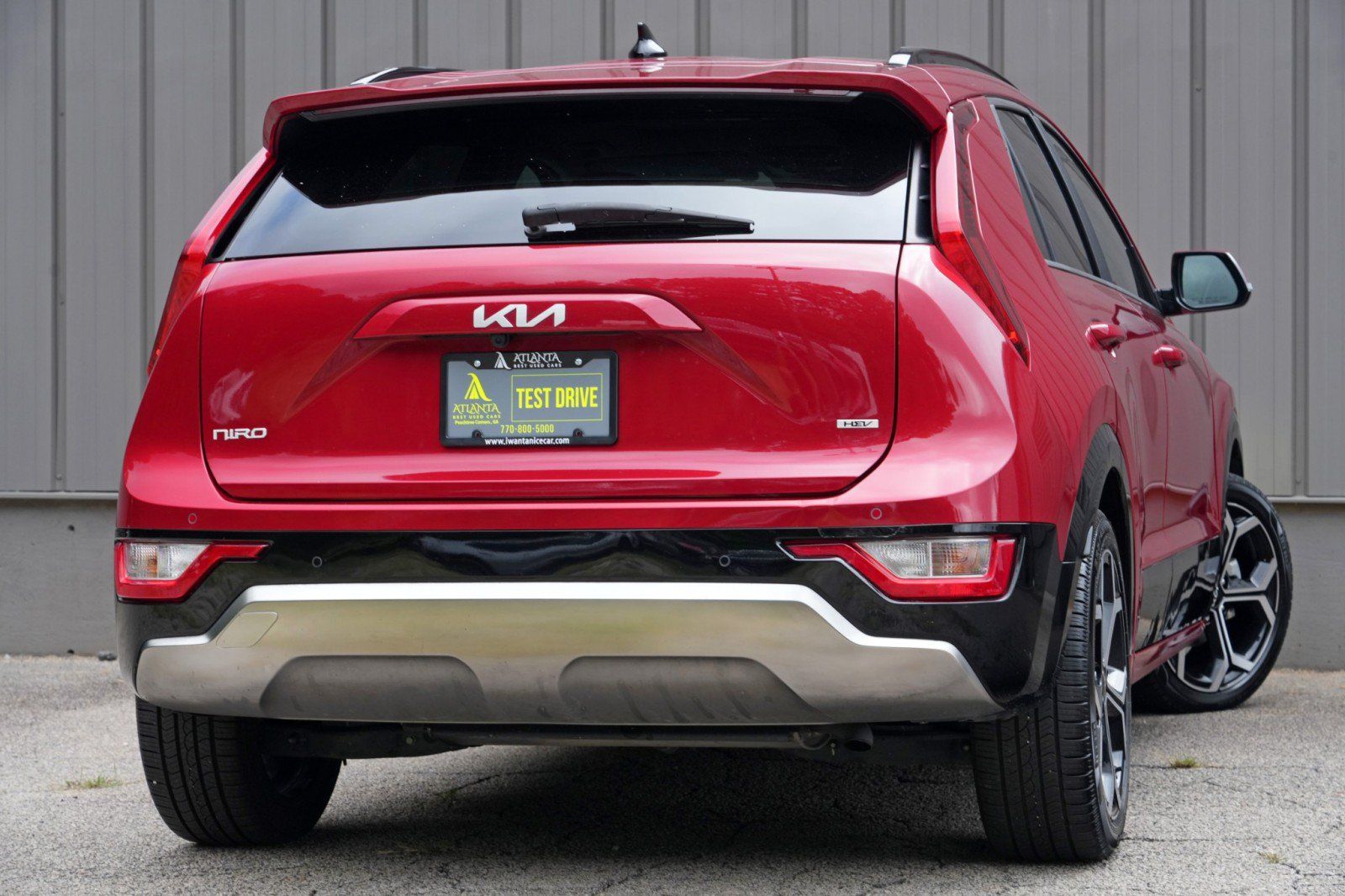 Used 2024 Kia Niro EX Touring FWD image 3