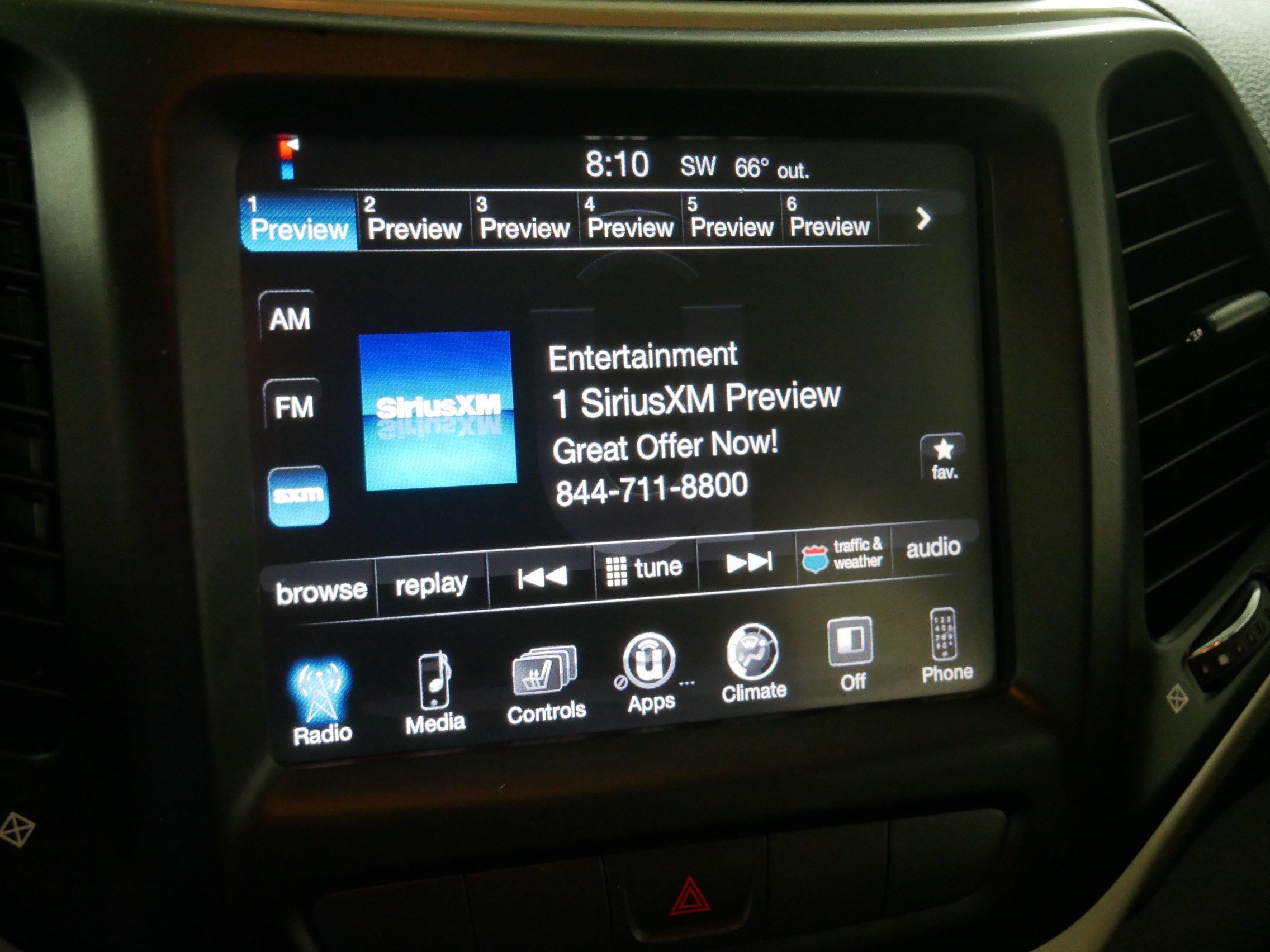 Used 2014 Jeep Cherokee Latitude w/ Cold Weather Group AWD/4WD image 22