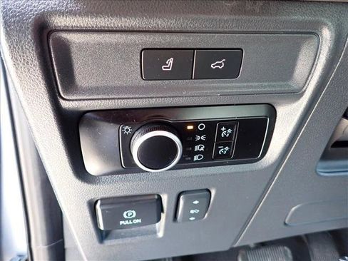 Used 2023 Ford Expedition XLT image 18