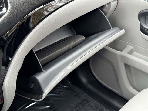 Used 2020 Honda Pilot Touring image 32