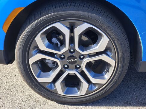 Used 2025 Kia Soul EX image 10