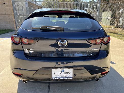 Used 2019 MAZDA MAZDA3 Base 4dr Hatchback image 10