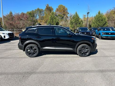 New 2026 Nissan Kicks SR w/ Illumination Package FWD image 8
