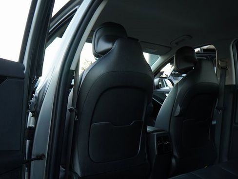 Used 2023 Kia Niro EX image 32