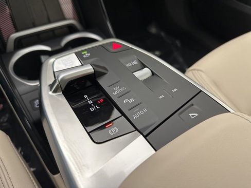Used 2025 BMW X1 xDrive28i w/ Technology Package image 13