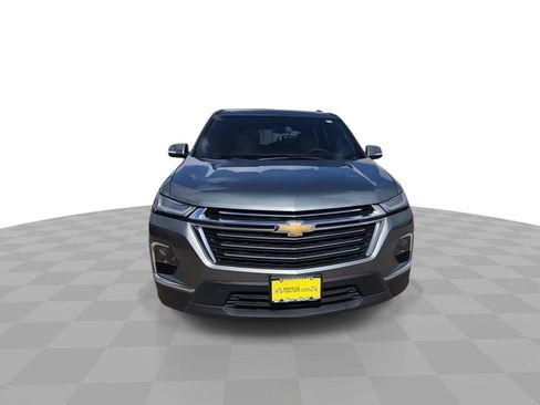 Used 2023 Chevrolet Traverse LT FWD image 3