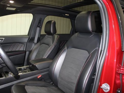 Used 2022 Ford Edge ST-Line image 11