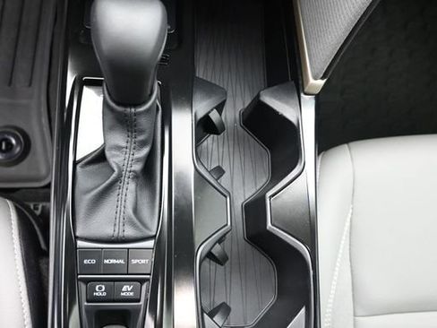 Used 2025 Toyota Camry SE image 22