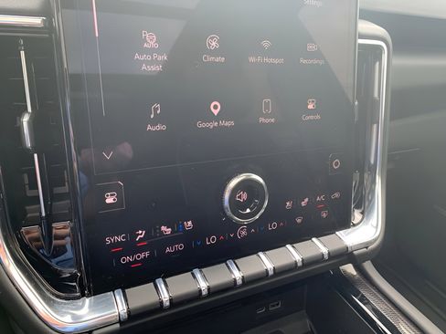 Used 2026 GMC Yukon XL Elevation w/ Elevation Premium Package AWD/4WD image 17