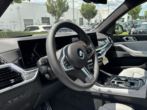 New 2026 BMW X5 xDrive40i w/ M Sport Package AWD/4WD image 16