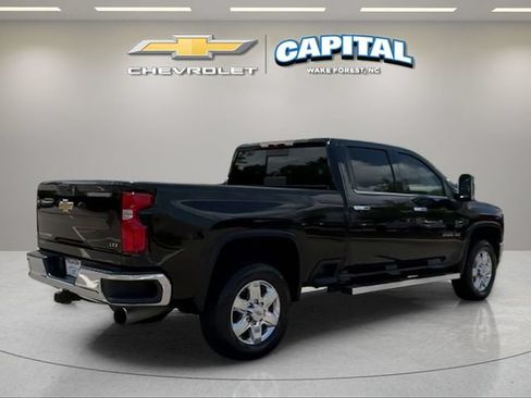 Used 2022 Chevrolet Silverado 2500 LTZ w/ LTZ Plus Package AWD/4WD image 5