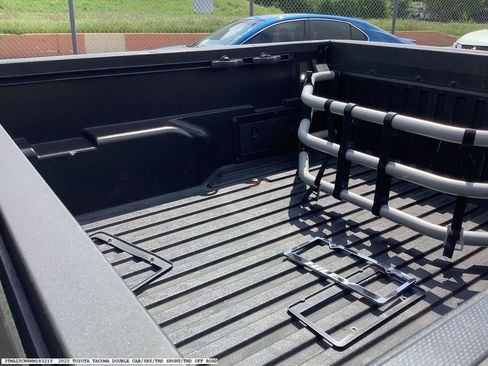 Used 2022 Toyota Tacoma SR5 RWD image 11