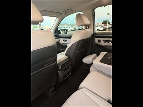 Used 2025 Honda Pilot EX-L image 8