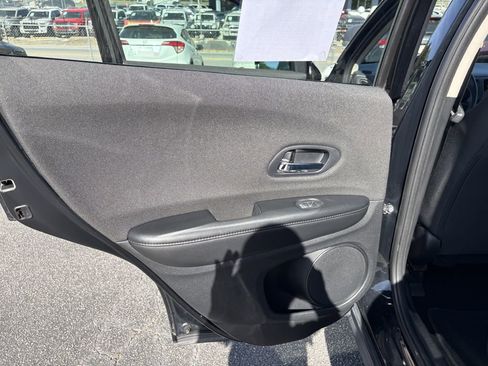 Used 2019 Honda HR-V LX image 13