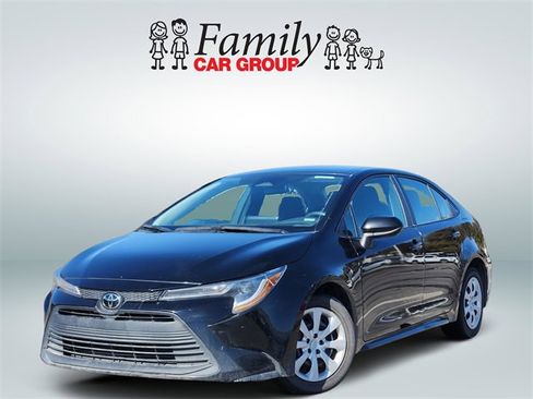 Certified 2024 Toyota Corolla LE image 1