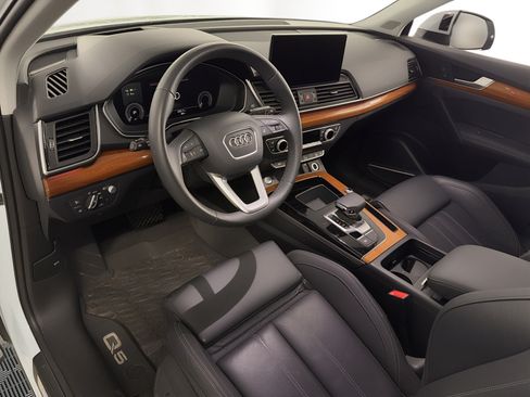 Used 2023 Audi Q5 e Prestige AWD/4WD image 4