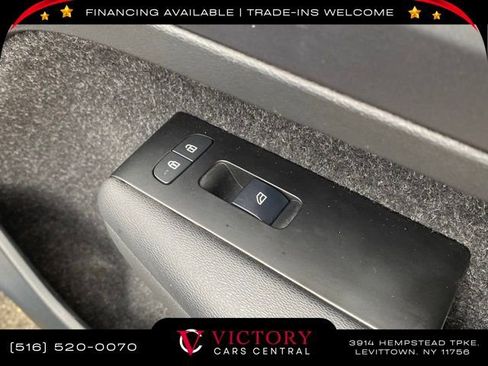 Used 2021 Volvo XC40 T5 R-Design w/ Advanced Package image 23