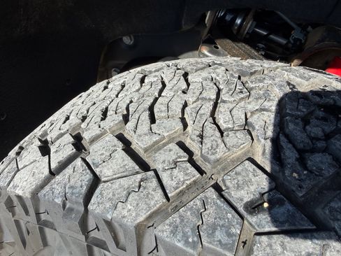 Used 2024 Chevrolet Silverado 2500 LT image 13