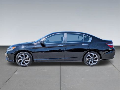 Certified 2017 Honda Accord EX-L image 2