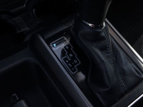 Used 2017 Toyota Tacoma TRD Off-Road RWD image 32