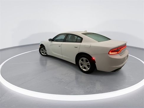 Used 2023 Dodge Charger SXT image 2