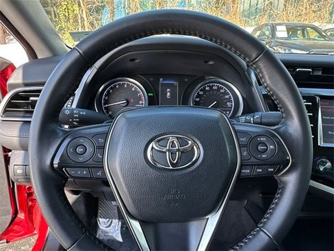 Certified 2020 Toyota Camry SE image 22
