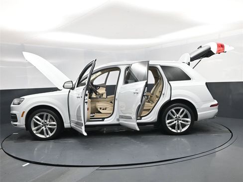 Used 2018 Audi Q7 3.0T Prestige w/ Prestige Package image 20