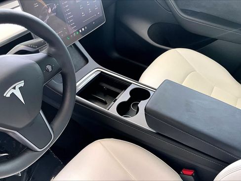 Used 2023 Tesla Model Y Performance AWD/4WD image 14
