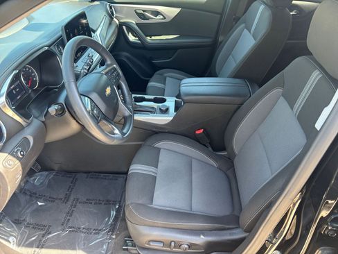 Used 2025 Chevrolet Blazer LT FWD image 28