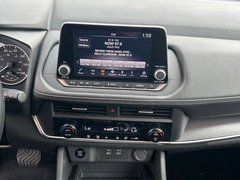 Used 2025 Nissan Rogue SV AWD/4WD image 13